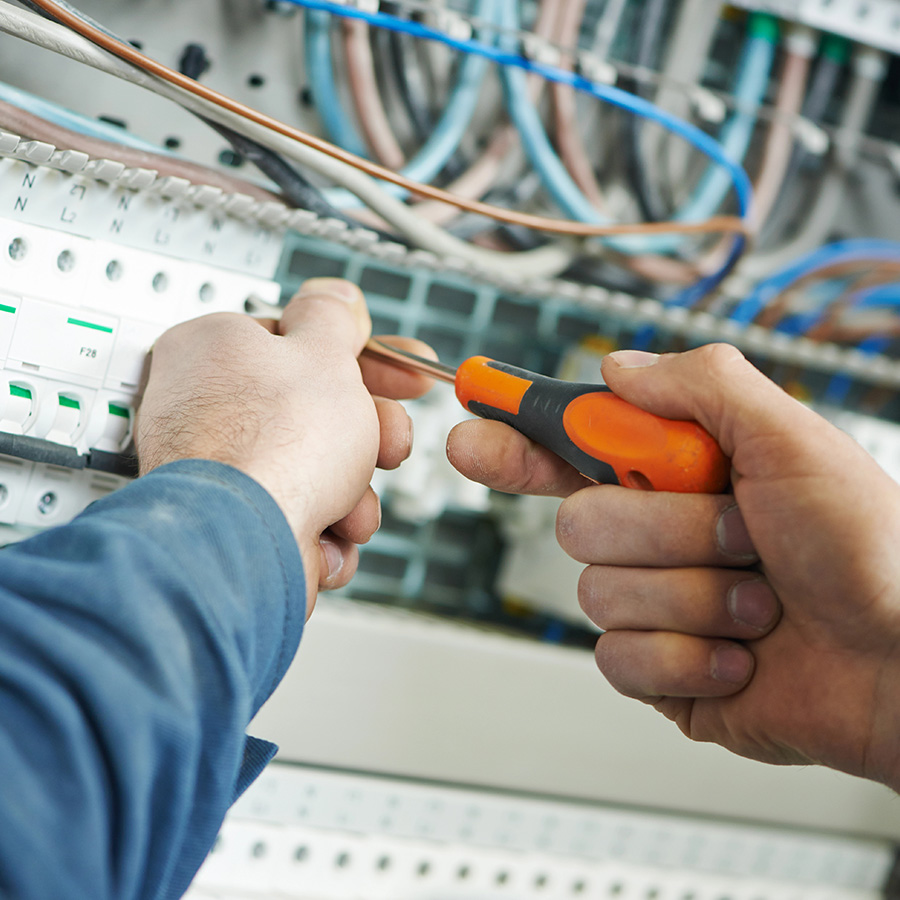 marbella-manenimientos-servicios-electricidad